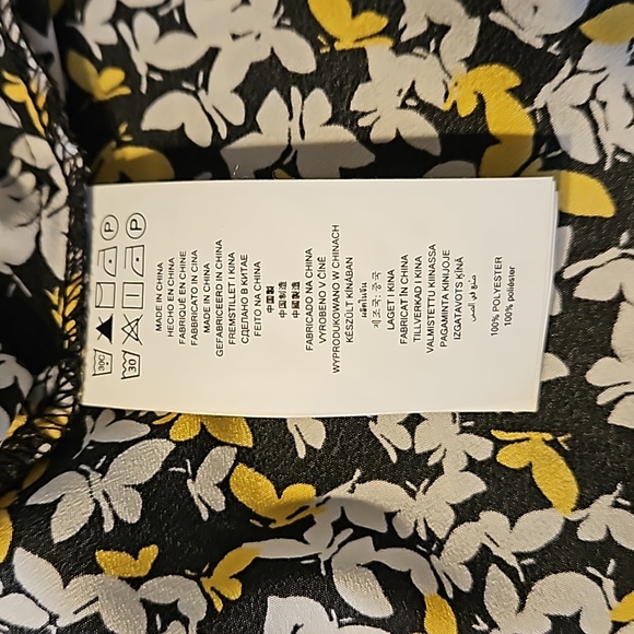 MICHAEL KORS Women's Plus Zippered Woven Shirt. - Picture 5 of 6